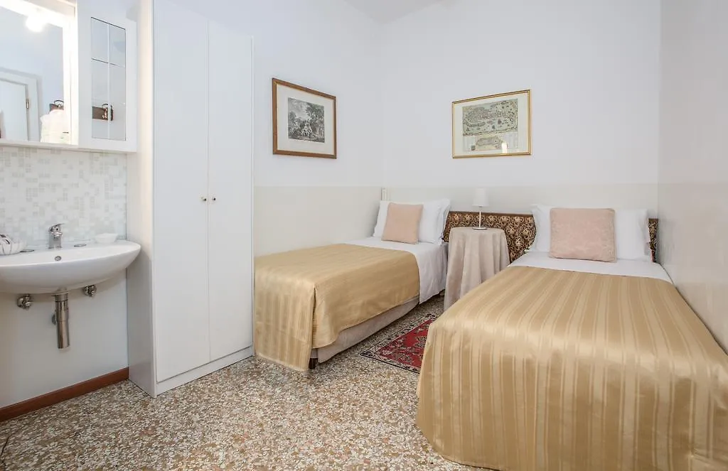 Hotel Casa Petrarca Венеция Италия