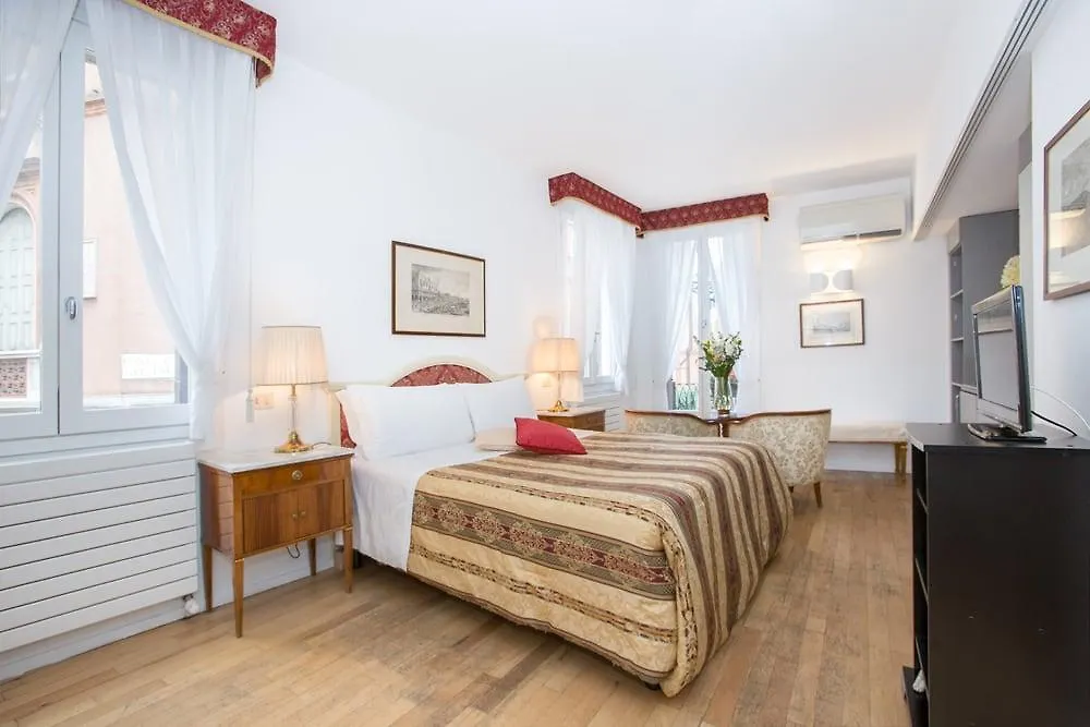 Hotel Casa Petrarca Venice 0*,  Italy